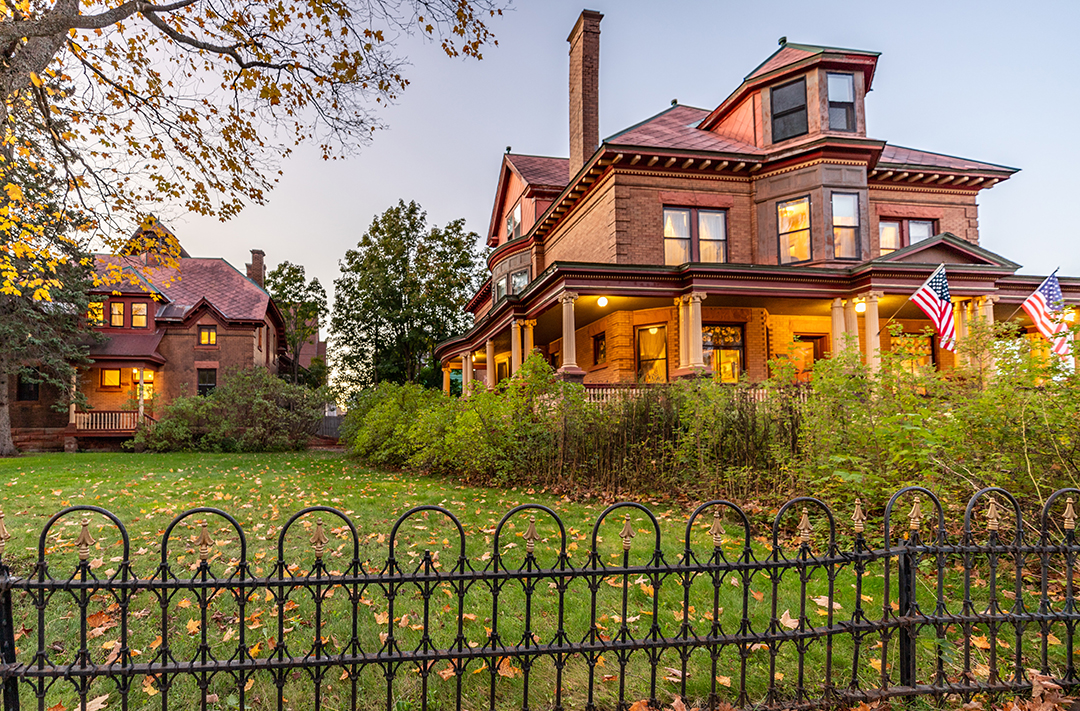 8 Fully Furnished Historic Mansions In Michigan Can Be Yours For 3 5m 45 Of 93