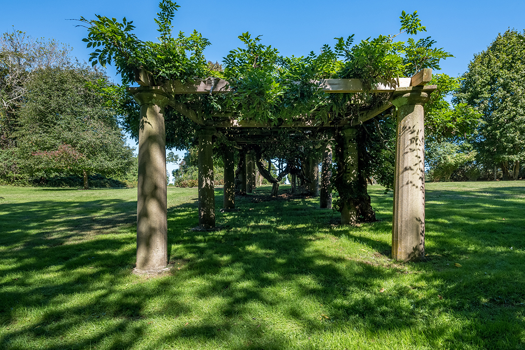 Late And Legendary Tenor Sergio Franchis Stonington Ct Estate Hits The Market Garden