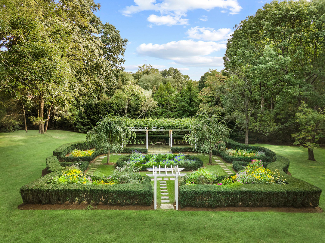 Grand Yet Cozy New Canaan Home Hits The Market Just In Time For The Holidays Garden