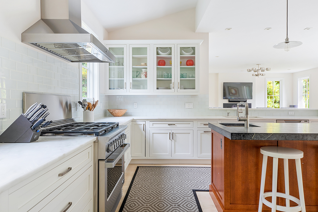 Peloton Founder And Ceo Lists Farmhouse Style East Hampton Home For 4 5m 12 Koala Ln East Hampton Josh Goetz Photography 39