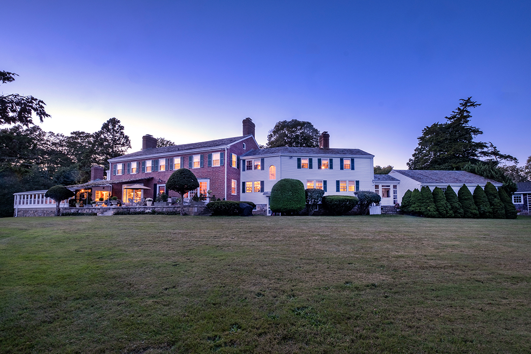 Late And Legendary Tenor Sergio Franchis Stonington Ct Estate Hits The Market Exterior B