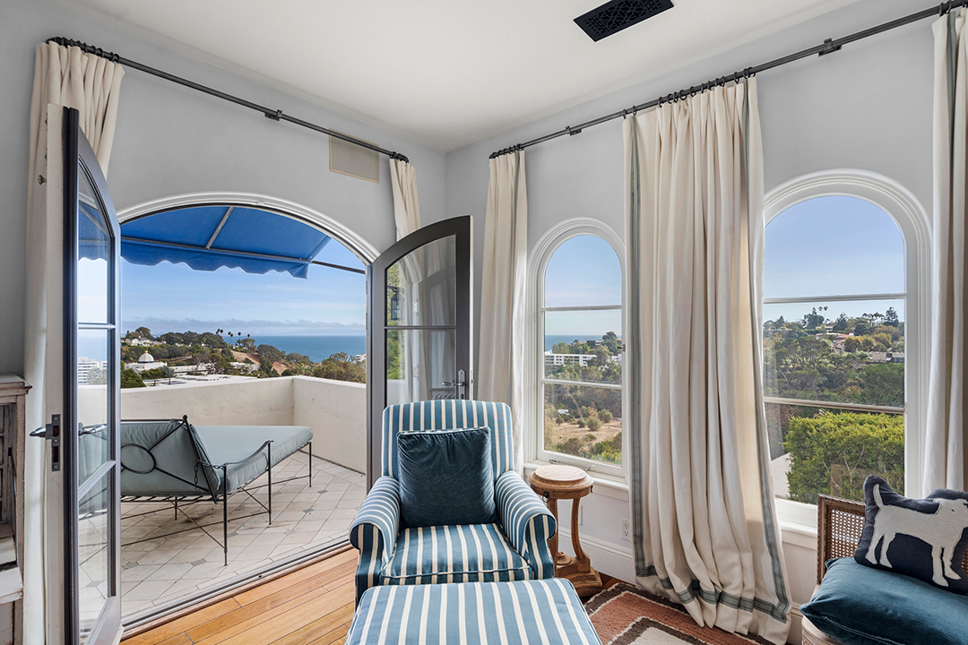Hilary Swank Seeks 10 5m For Her Hacienda Style Pacific Palisades Home Primary Balcony