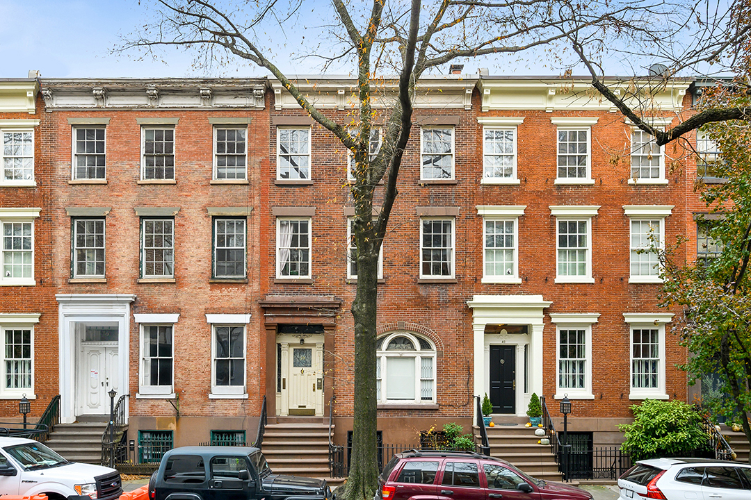 Three Townhouses In The West Village List Together For 46 5m Facades