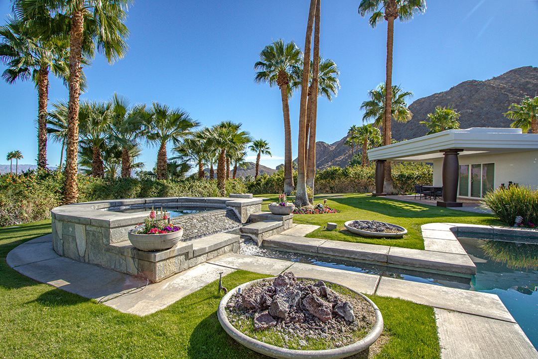 Bing Crosbys Former Palm Springs Home Lists For 4 5m 77 Backyard