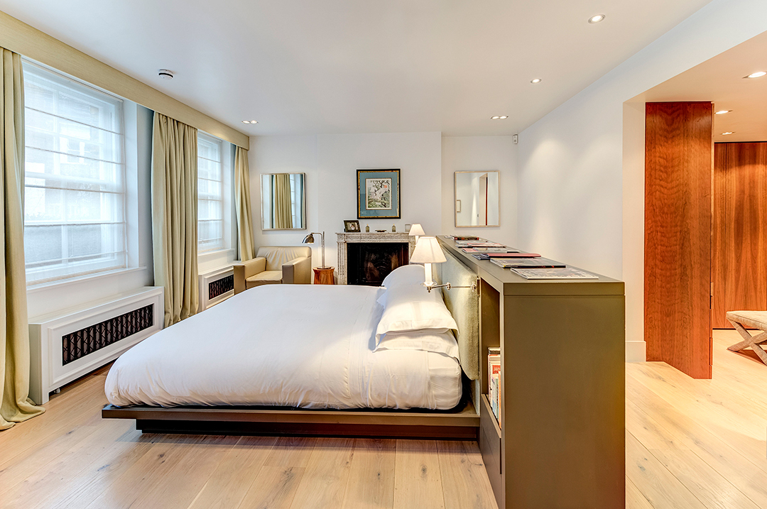 4 Buckingham Place Master Bed