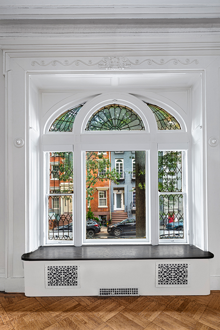 Three Townhouses In The West Village List Together For 46 5m Window