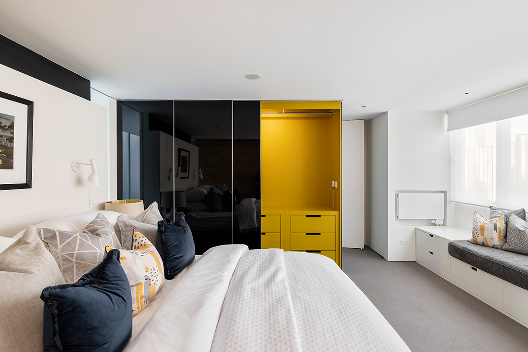 Love Actually Fans Will Swoon Over This Notting Hill Listing Seen In One Of The Films Most Iconic Scenes St Lukes Mews Notting Hill Knight Frank 12