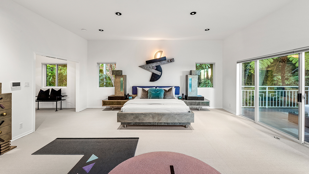 Look Inside A Retired Ar Execs 3m Hollywood Hills Home Full Of 80s Flair 1554ndoheny Print 30