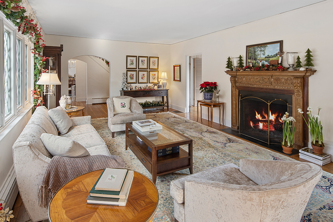 Greenwich Ct Tudor Decked Out In Christmas Decor Has Popped Up For Sale Fireplace