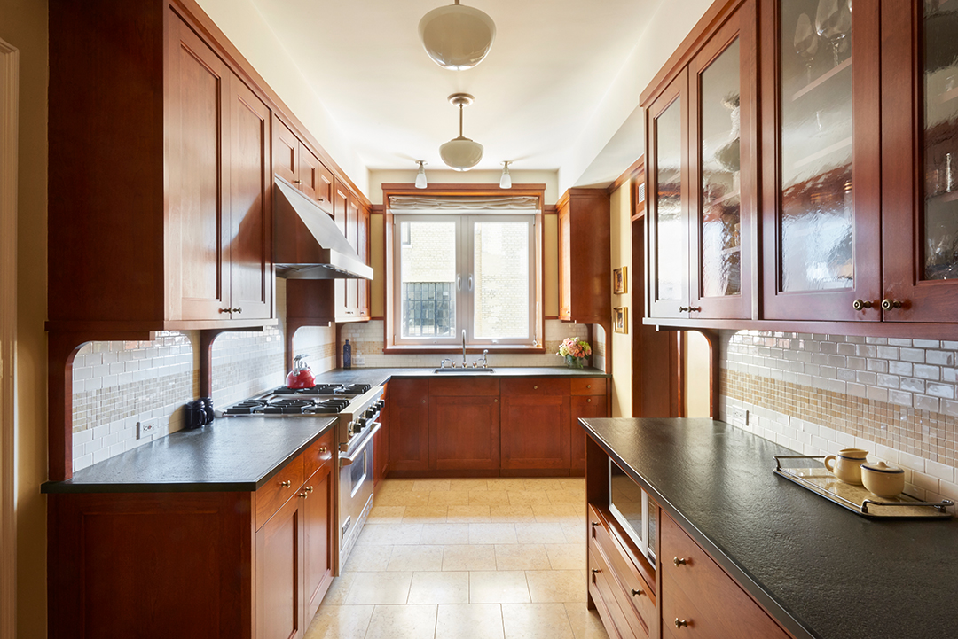 Light Filled And Classic Carnegie Hill Co Op Seeks 4 6m Kitchen