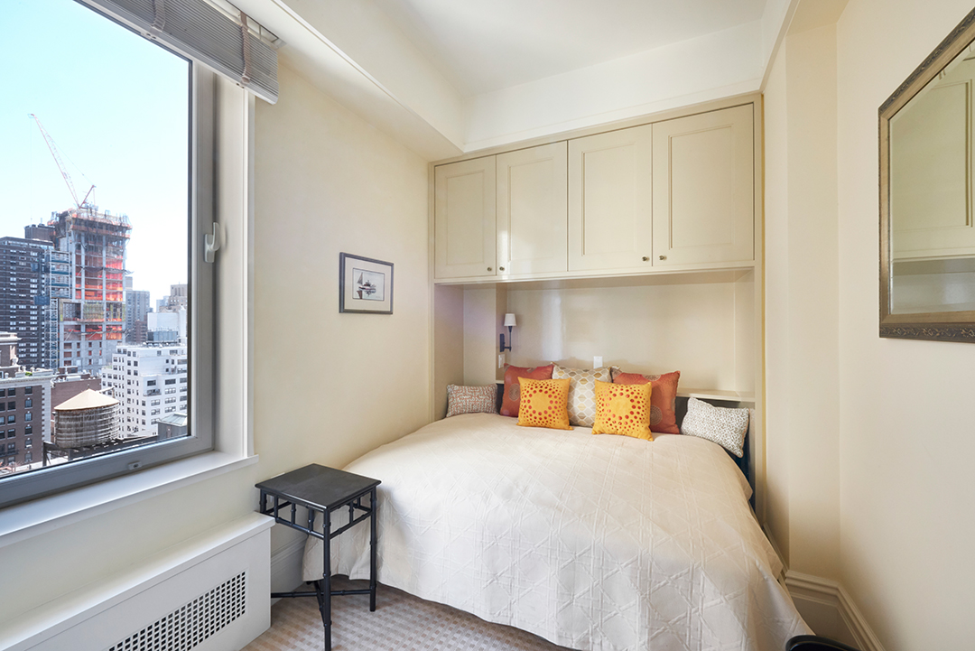 Light Filled And Classic Carnegie Hill Co Op Seeks 4 6m H