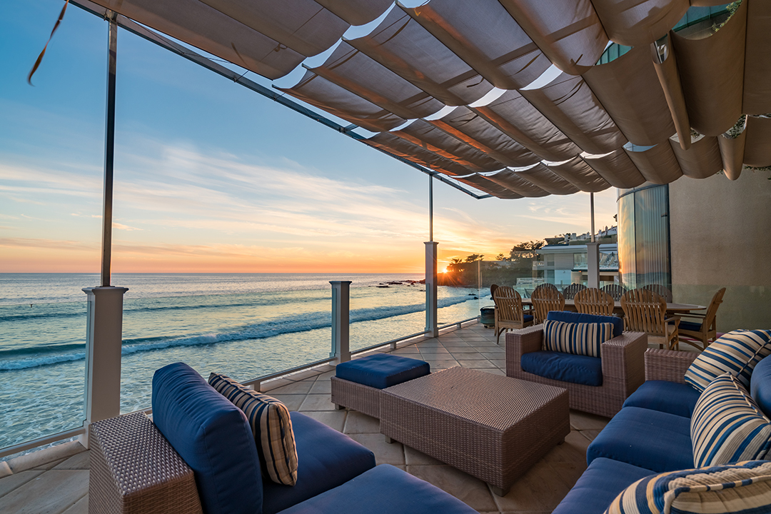 Modern Family Creators Beachfront Malibu Home Sells For Just Over 14m Mac Hayward 1