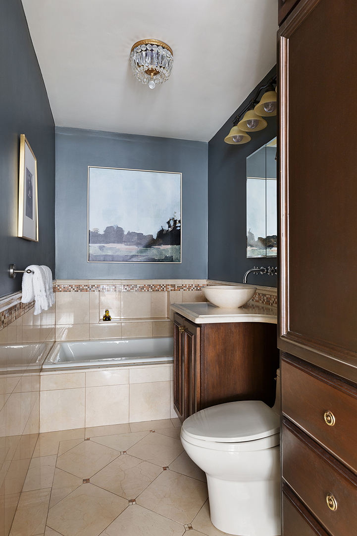 Murray Hill Townhouse Traditional Bathroom