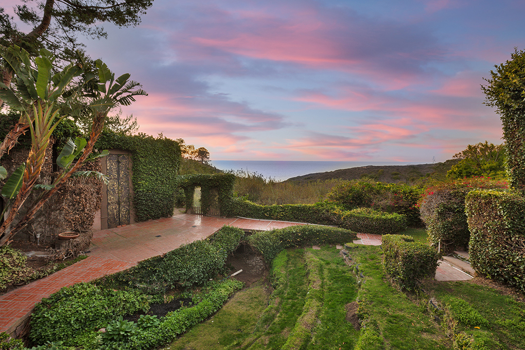 Walter Munk La Jolla California Oceanfront Home Landscaping