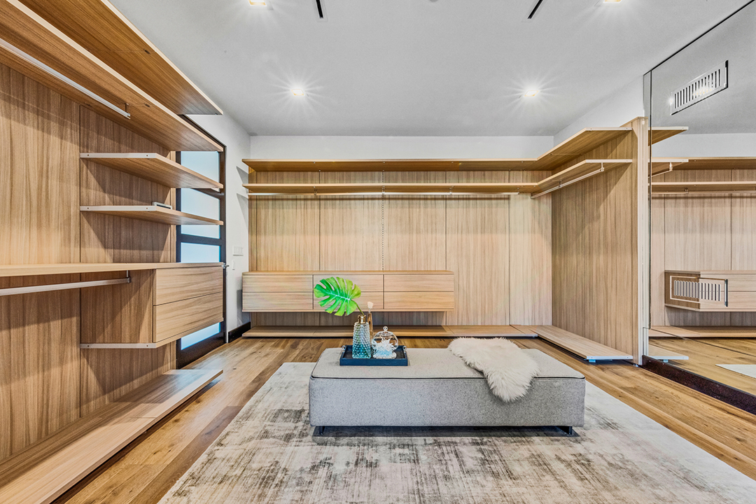 Diddy Former Beverly Hills Bachelor Pad Walk In Closet