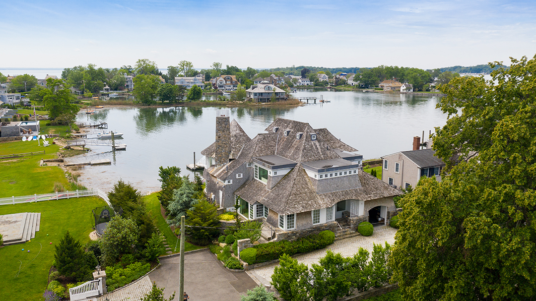 Explore A Waterfront Architectural Beauty In Old Greenwich Listed For 6 5m Aerial