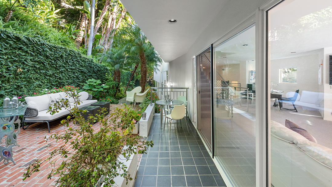 Look Inside A Retired Ar Execs 3m Hollywood Hills Home Full Of 80s Flair 1554ndoheny Print 22