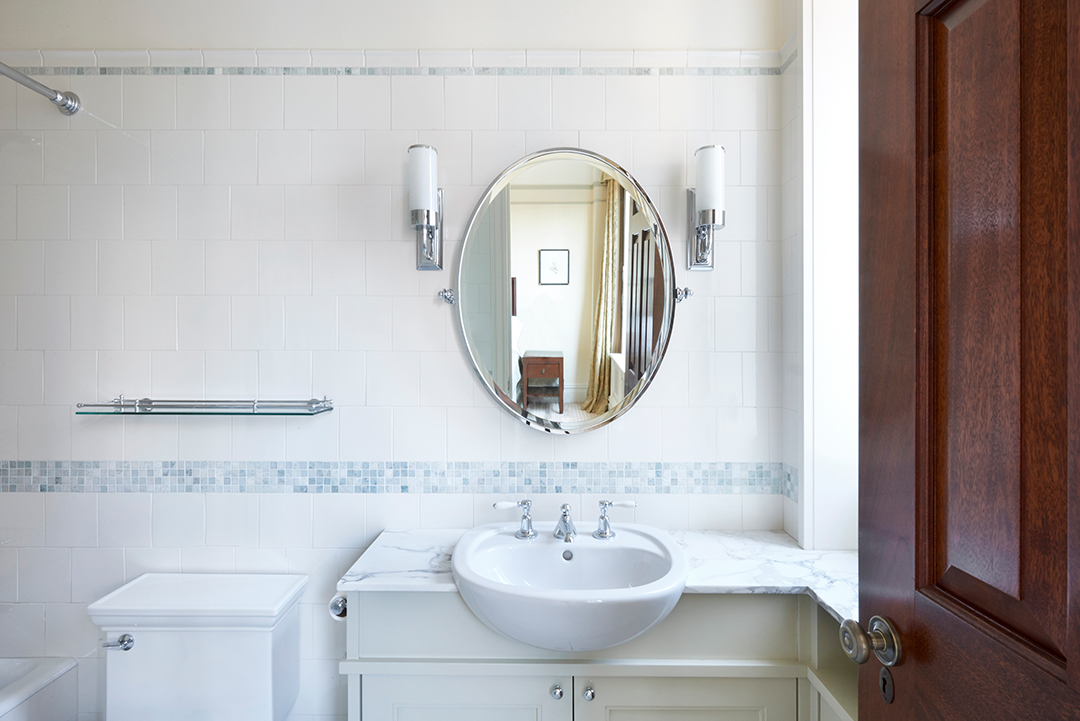 Light Filled And Classic Carnegie Hill Co Op Seeks 4 6m G