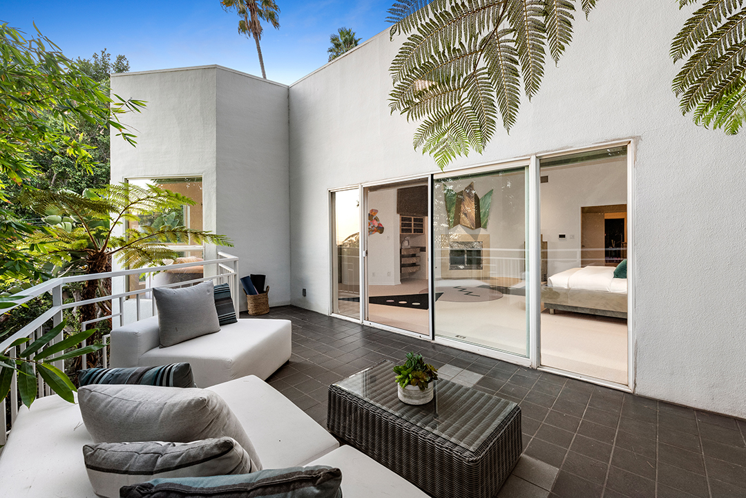 Look Inside A Retired Ar Execs 3m Hollywood Hills Home Full Of 80s Flair 1554ndoheny Print 33