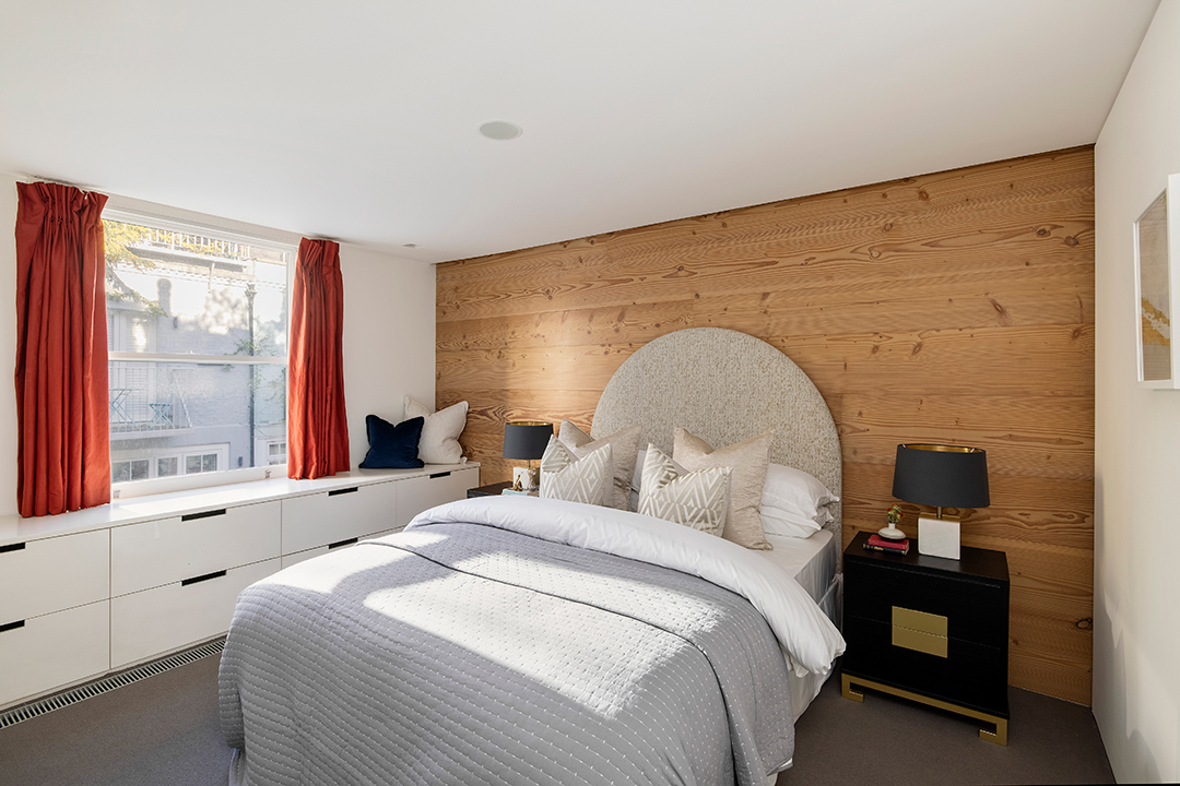 Love Actually Fans Will Swoon Over This Notting Hill Listing Seen In One Of The Films Most Iconic Scenes St Lukes Mews Notting Hill Knight Frank 9