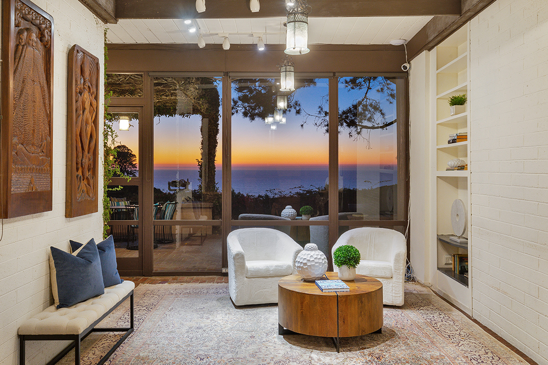 Walter Munk La Jolla California Oceanfront Home Sitting Area