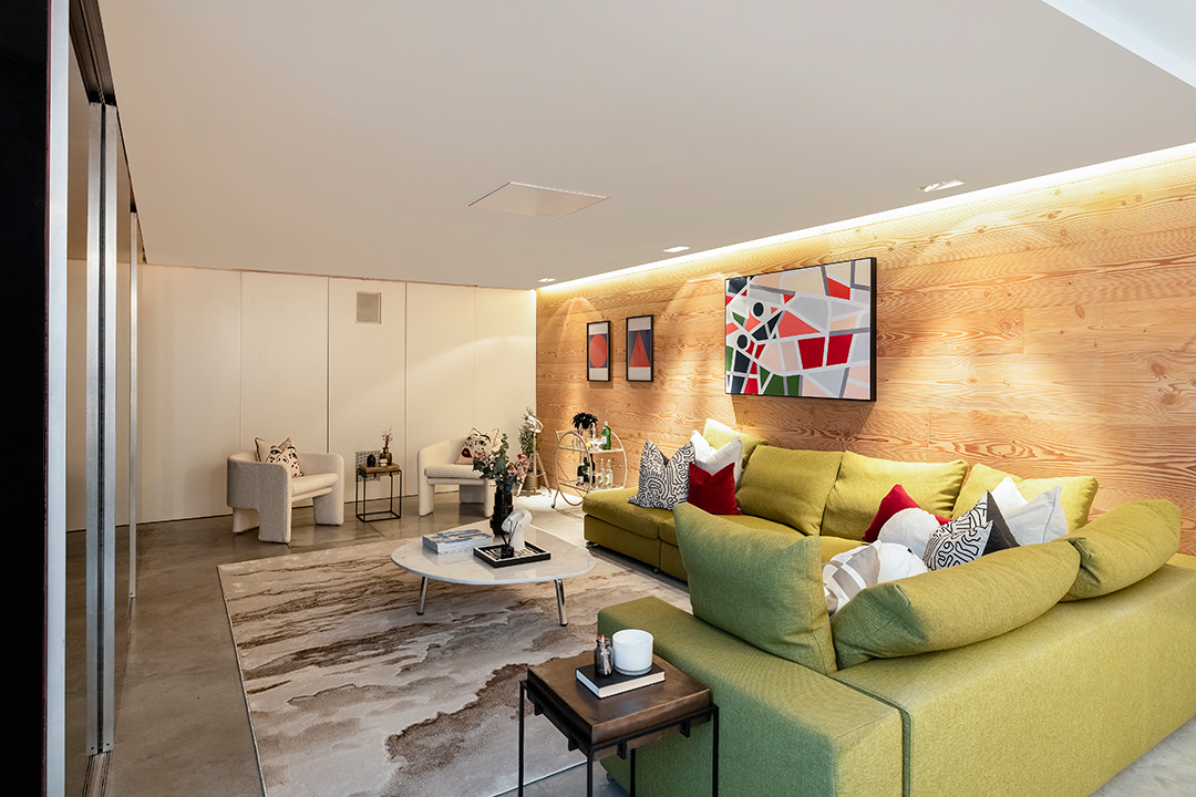 Love Actually Fans Will Swoon Over This Notting Hill Listing Seen In One Of The Films Most Iconic Scenesst Lukes Mews Notting Hill Knight Frank 7