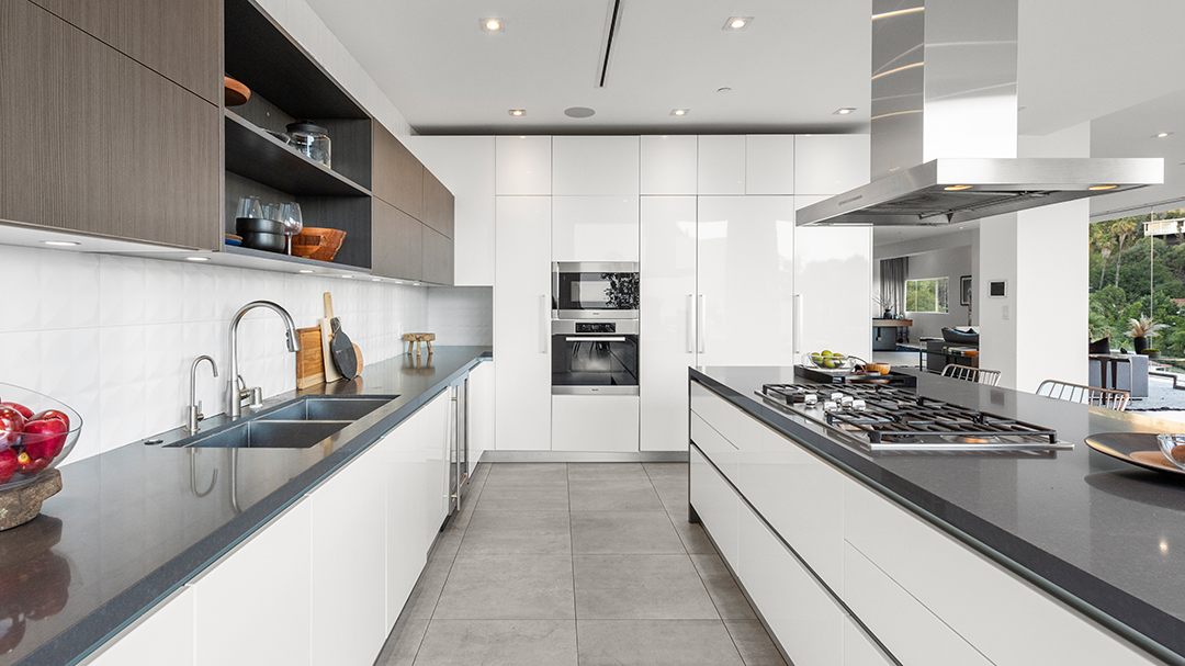 Former Nfl Player Emmanuel Ancho Buys Sunset Strip Modern Mansion White Kitchen