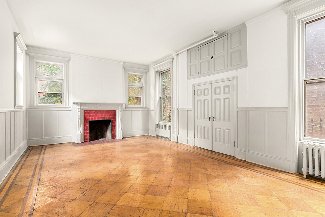 Three Townhouses In The West Village List Together For 46 5m Living Room