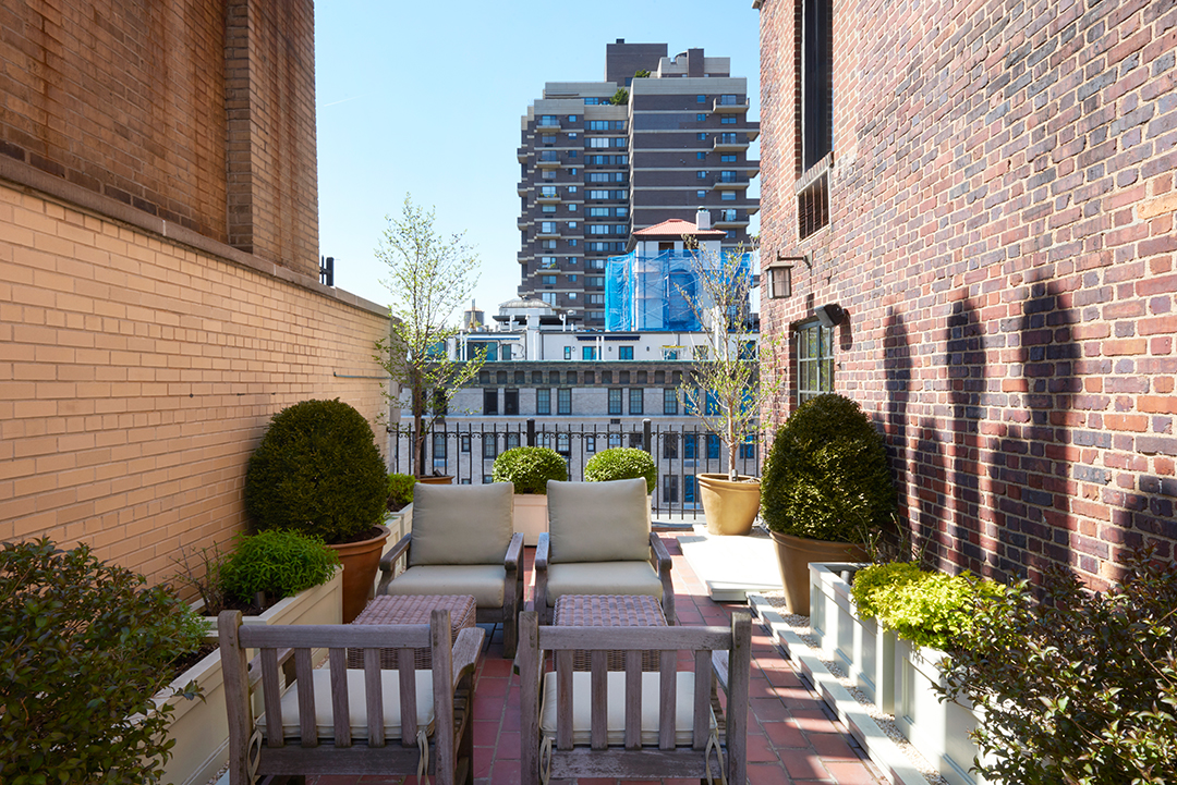 Light Filled And Classic Carnegie Hill Co Op Seeks 4 6m E