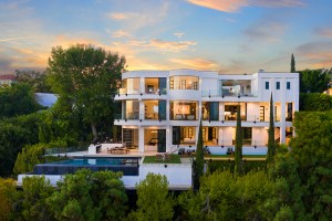 Diddy Former Beverly Hills Bachelor Pad Exterior