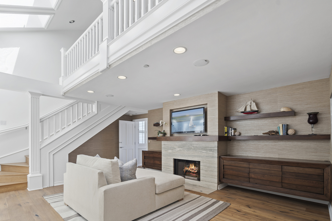 Modern Family Steve Levitan Sells Malibu Mansion 17