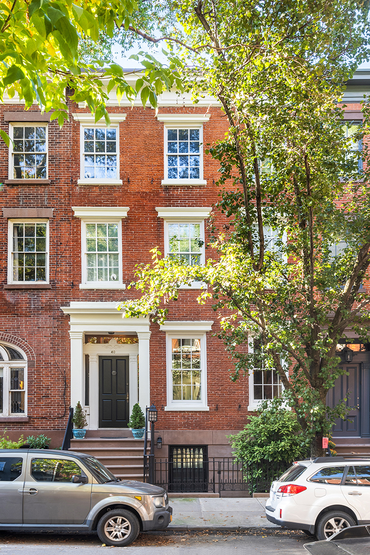 Three Townhouses In The West Village List Together For 46 5m Facade B