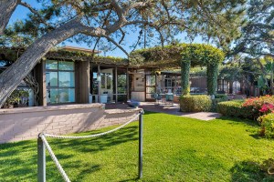 Walter Munk La Jolla California Oceanfront Home Backyard