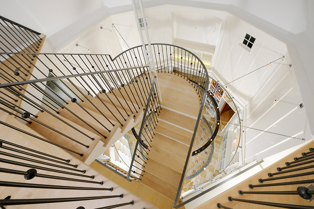 Explore A Waterfront Architectural Beauty In Old Greenwich Listed For 6 5m Stairs3