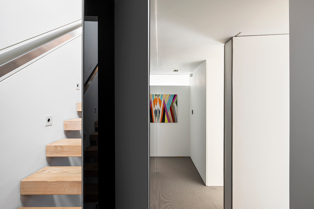 Love Actually Fans Will Swoon Over This Notting Hill Listing Seen In One Of The Films Most Iconic Scenes St Lukes Mews Notting Hill Knight Frank 8