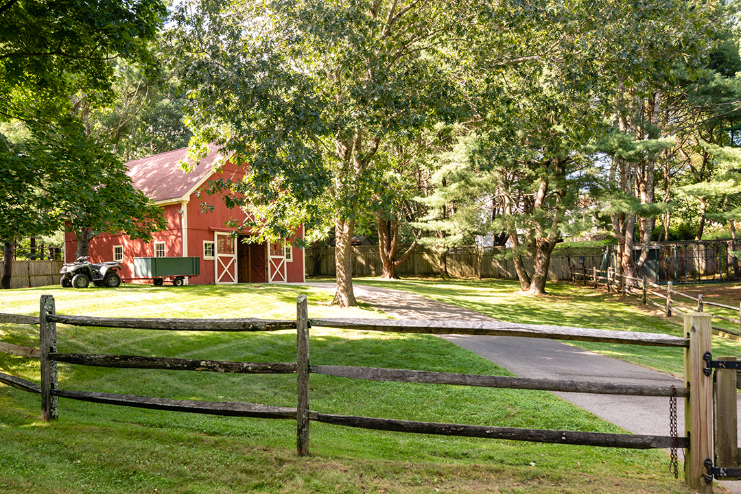 Aerosmiths Joe Perry Lists Extraordinary Countryside Family Estate In Massachusetts Barn