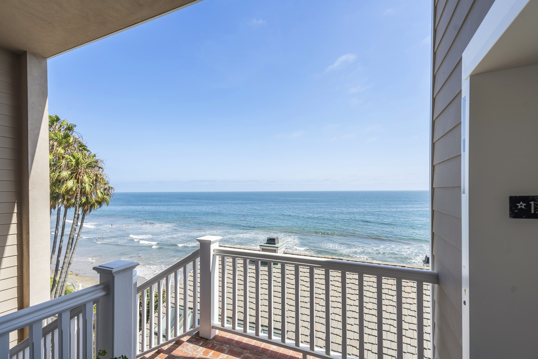 Modern Family Steve Levitan Sells Malibu Mansion 3