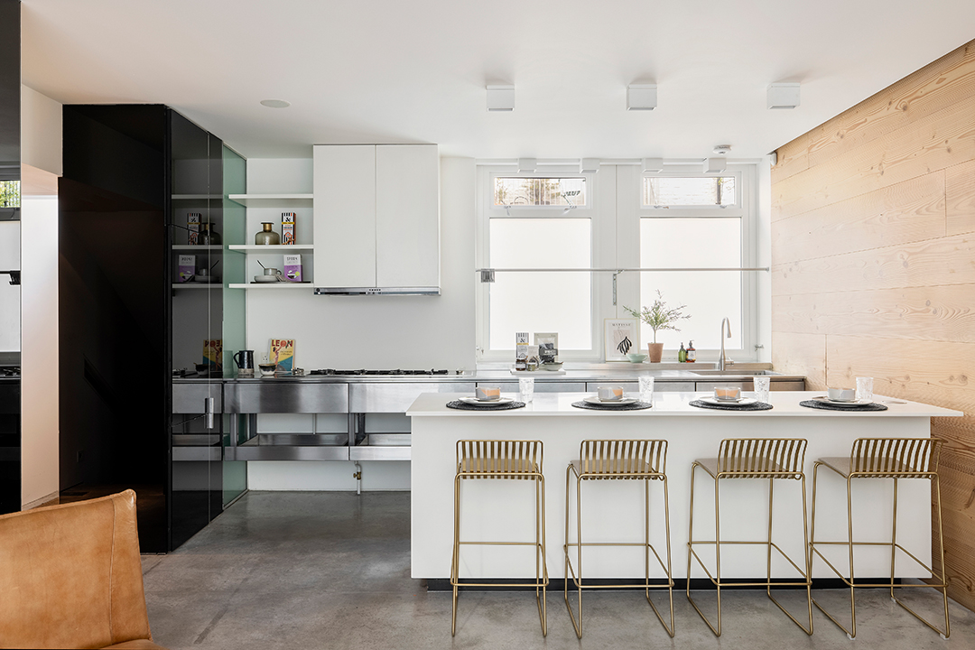Love Actually Fans Will Swoon Over This Notting Hill Listing Seen In One Of The Films Most Iconic Scenes St Lukes Mews Notting Hill Knight Frank 5