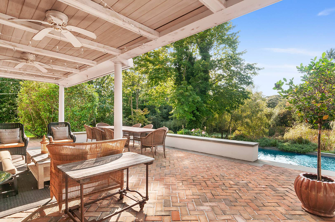 Classic In Southampton A Shingle Style Charmer Priced At 5 9m Patio 1