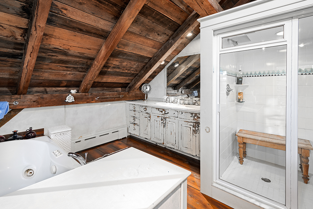 Ed Cady Roxbury Ct Restored Barn Home 27