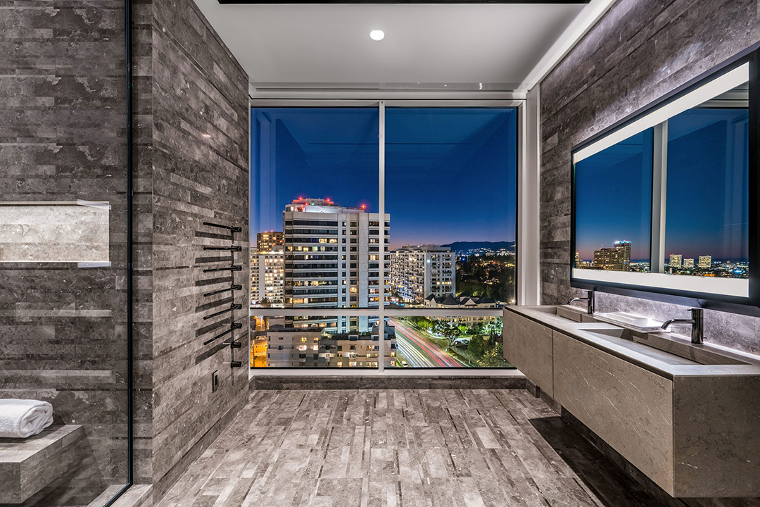 The Weeknds Cool Full Floor La Penthouse Seeks 22 5m Bathroom B