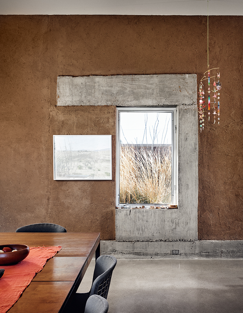 Modern Oasis In The Artistic Texas Desert Town Of Marfa Lists For 3 5m Casey Dunn Materials