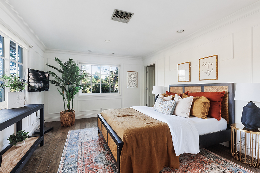 Kyle Richards And Mauricio Umansky Finally Part Ways With Revamped Bel Air Home Bedroom B