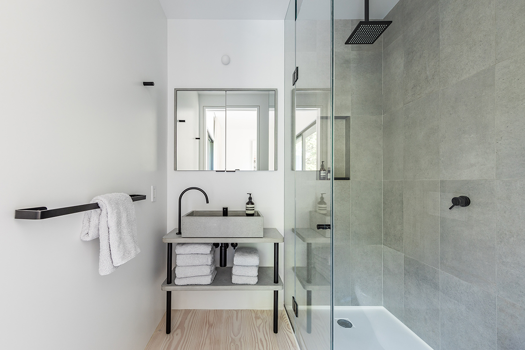 Minimalist Amagansett Beach House Makes A Splash Seeking 5 2m 31 Gilberts Path Amg 25