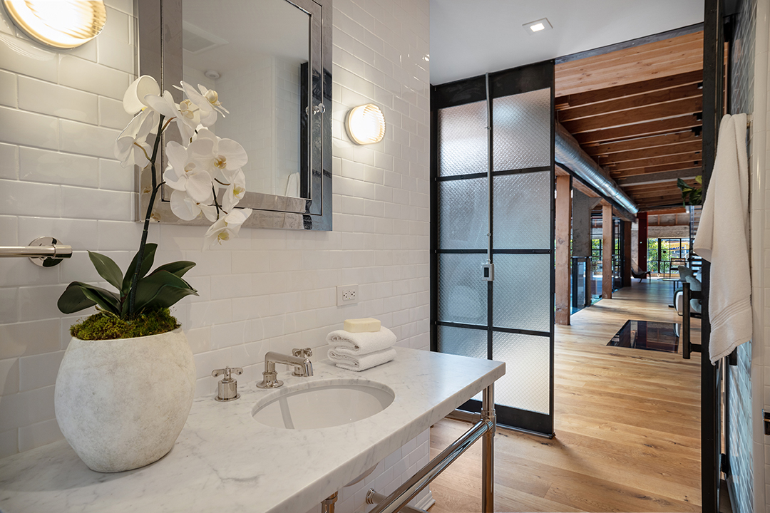 Warehouse Turned Industrial Chic Dream Home Asks 6 5m In San Francisco Bathroom