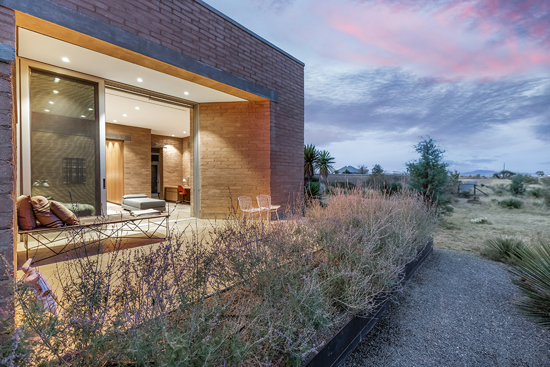 Modern Texas Oasis In An Artistic Desert Town Hits The Market Asking 3 5m Lpg