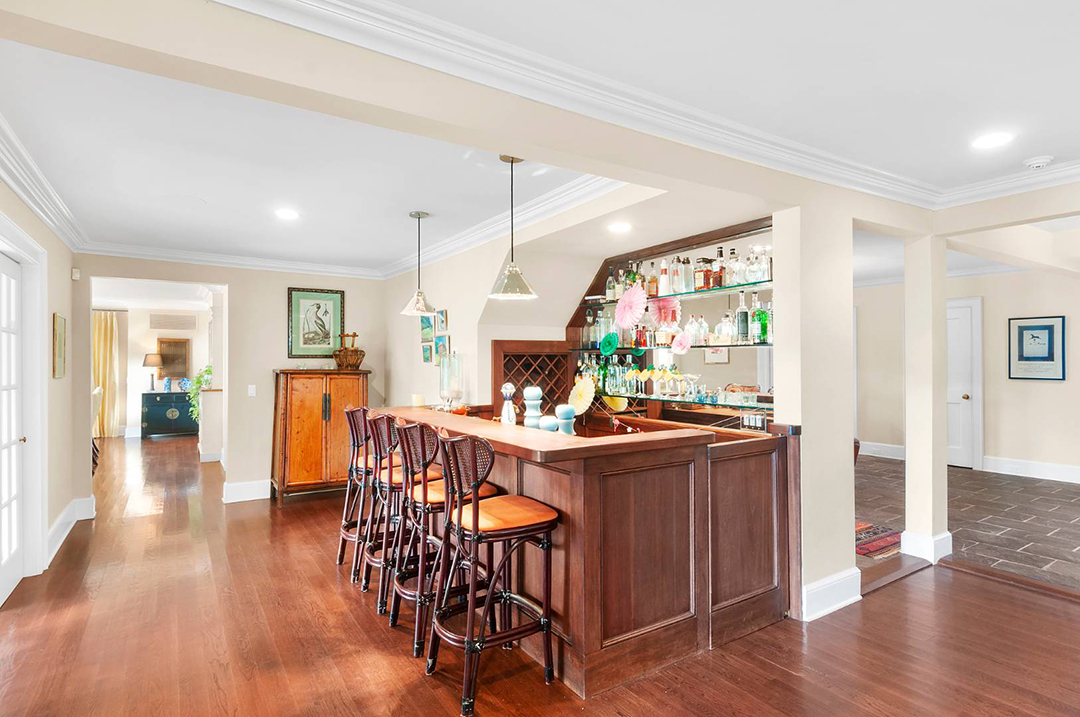 Classic In Southampton A Shingle Style Charmer Priced At 5 9m Bar