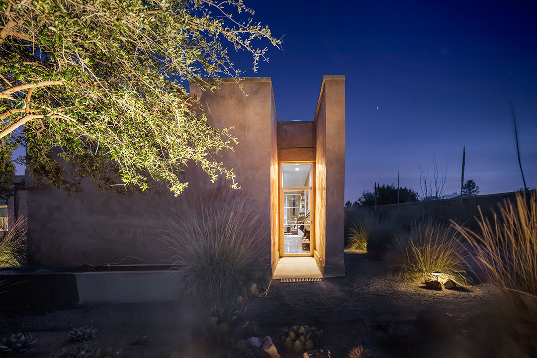 Modern Texas Oasis In An Artistic Desert Town Hits The Market Asking 3 5m Lpg B