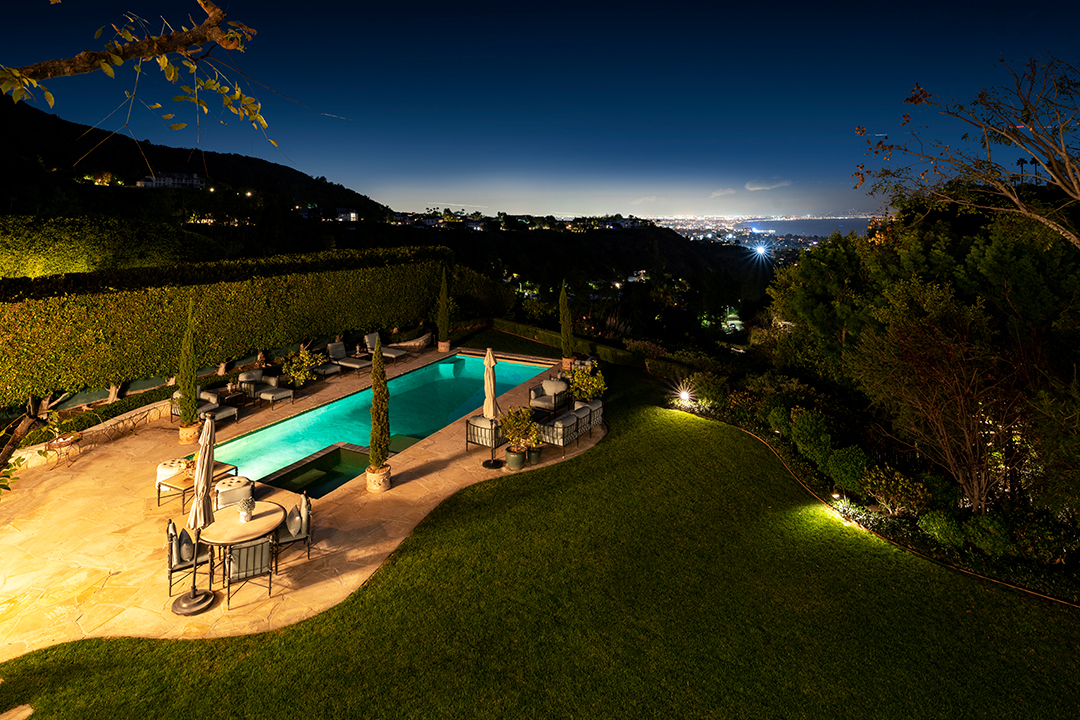 Judd Apatow Leslie Mann Maude Apatow Pacific Palisades Former Home 18