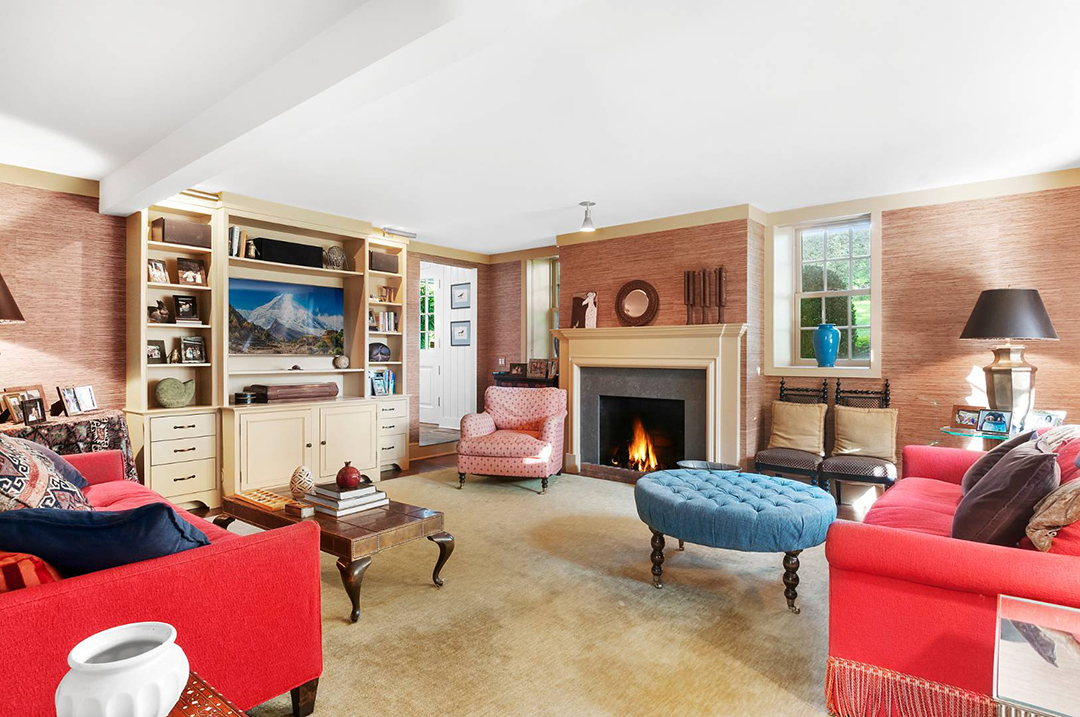 Classic In Southampton A Shingle Style Charmer Priced At 5 9m Living Area 1